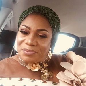 Meet your Posher, Omolara